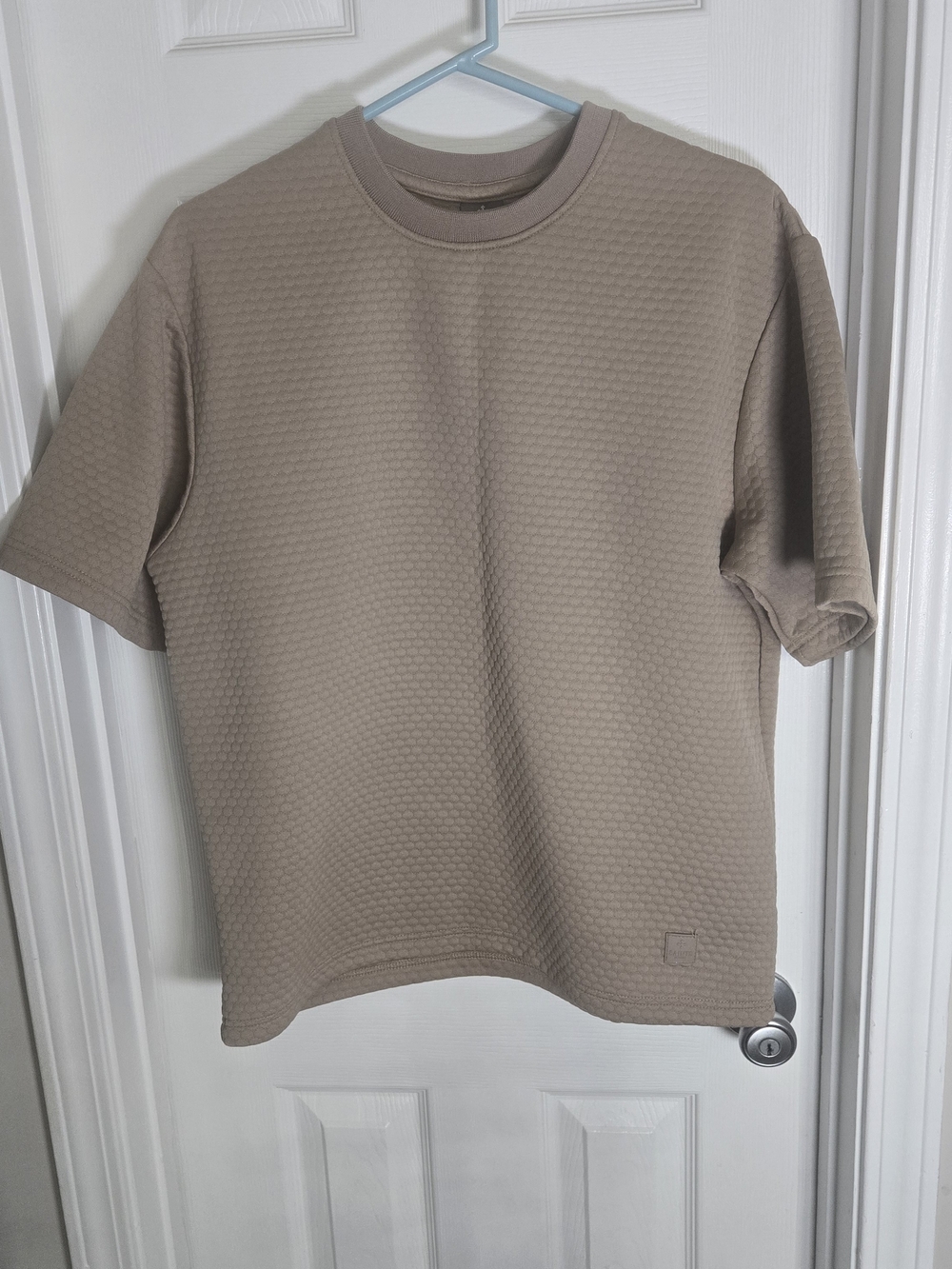 Saints Men's Short-Sleeve Textured Crew Neck T-Shirt in Taupe SIZE M